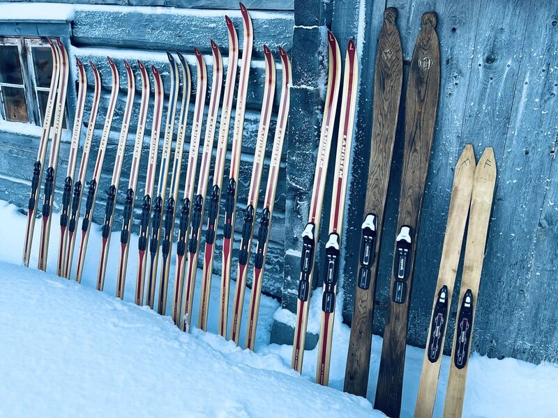 På Rindal skimuseum kan du leie treski i vintersesongen.
