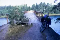 På sykkel langs nedlagte Setesdalsbanen, her ved Hornnes bru