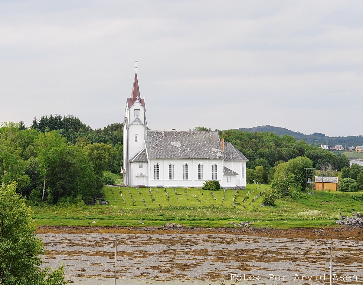 Vågøy kyrkje