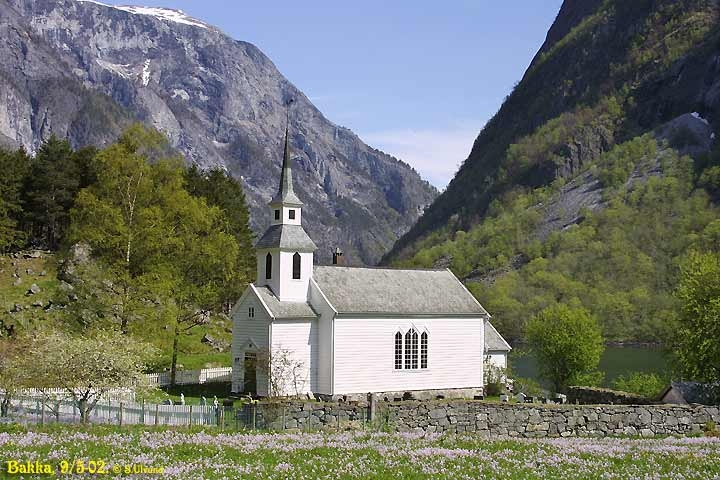 Bakka kyrkje, Nærøy