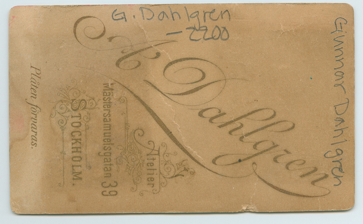 På kuvertet står följande information sammanställd vid museets första genomgång av materialet: Gunnar Dahlgren