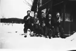 Gruppe,lusekufte,jakke og sko.
Påsketur til Grotli 1941.
frå
