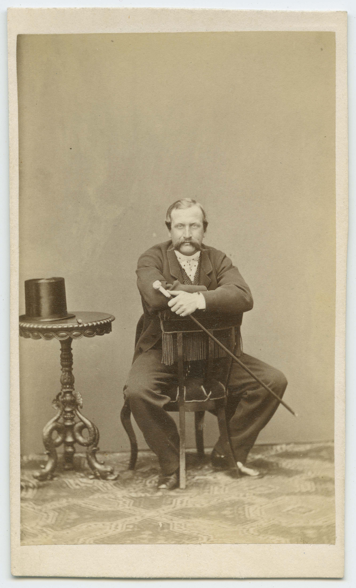 Porträtt på Carl Casper Reinhold Nordenskjöld Löjtnant och Lantbrukare född 16 oktober år 1840 död 2 mars år 1881