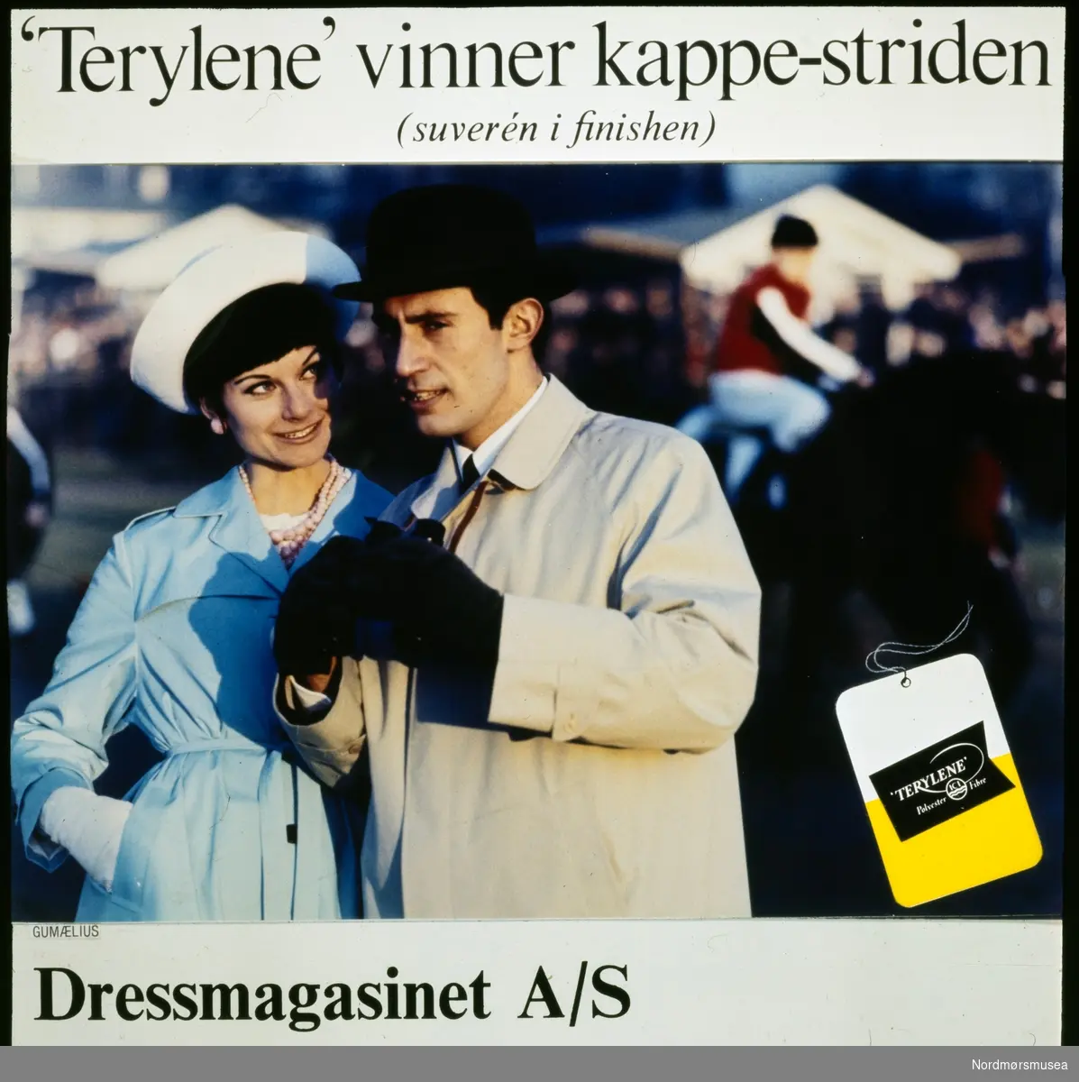 Kinoreklame for Terylene kappe hos Dressmagasinet A/S. Kinoreklame fra Kristiansund, hovedsaklig fra perioden 1950 til 1980.