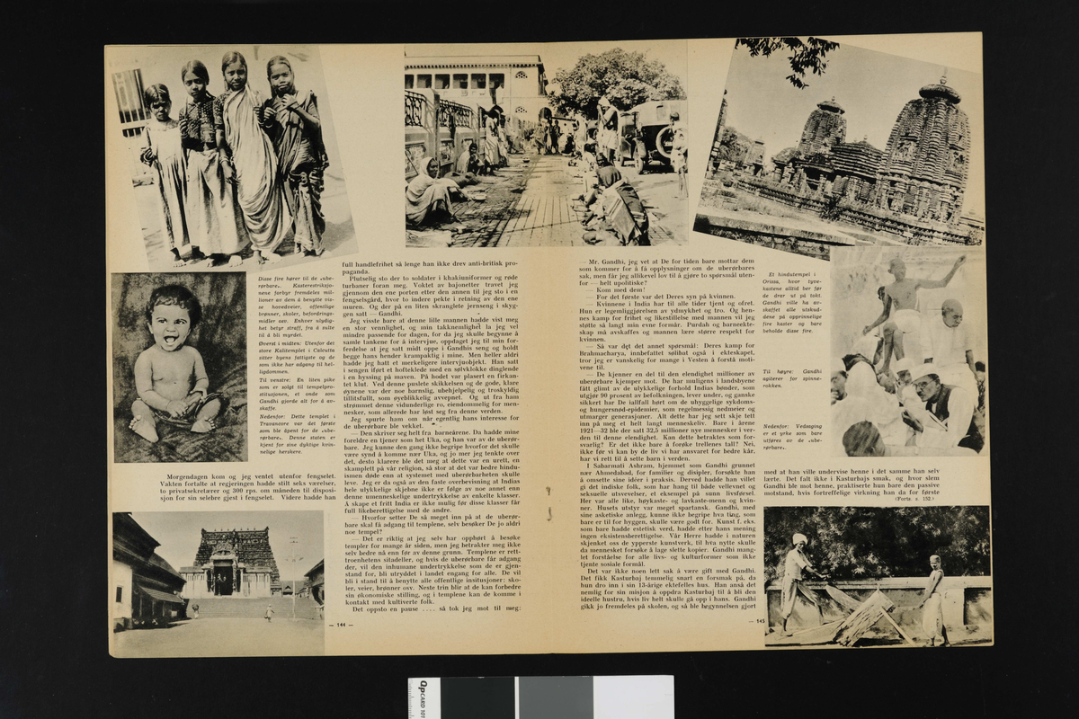 Gandhi som spinner omgitt av mennesker i sitt hjem.  Fotografi samlet i forbindelse med Elisabeth Meyers reise til India 1932-33.