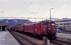 Elektrisk motorvognsett type 68B med ekstratog til Oslo S, t