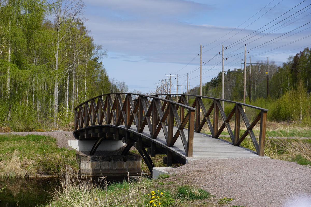 Gångbro i Engelska parken, Jörsön 9:1, Söderfors socken, Uppland 2020