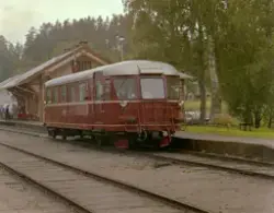 Dieselmotorvogn BM 87 03 på Krøderen stasjon