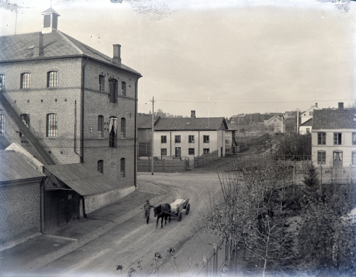 Hamar, Sangenvegen- Storhamargata, De Norske Melkefabrikker, varetransport med hest og kjerre,