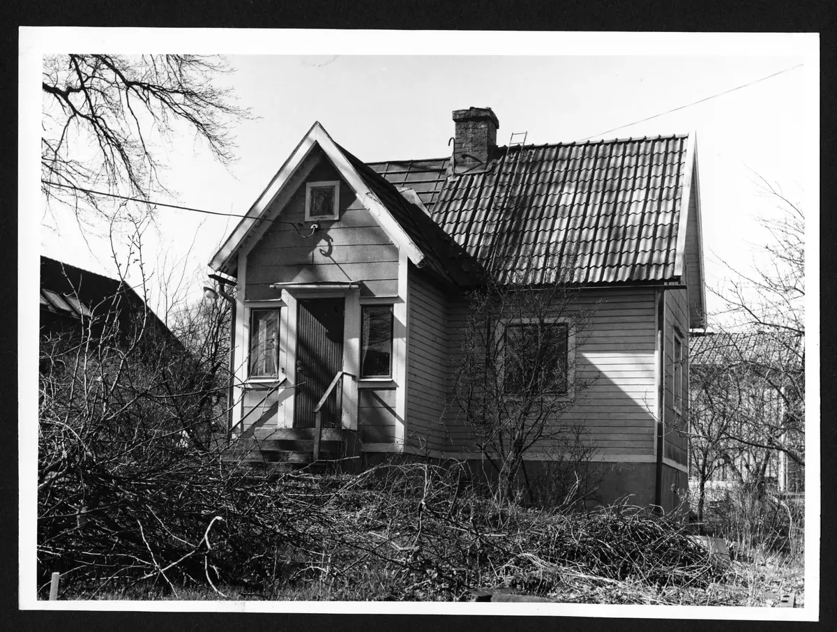 Ett gammalt hus på Bettnavägen 34. 
Huset rivet år 1991. ::
