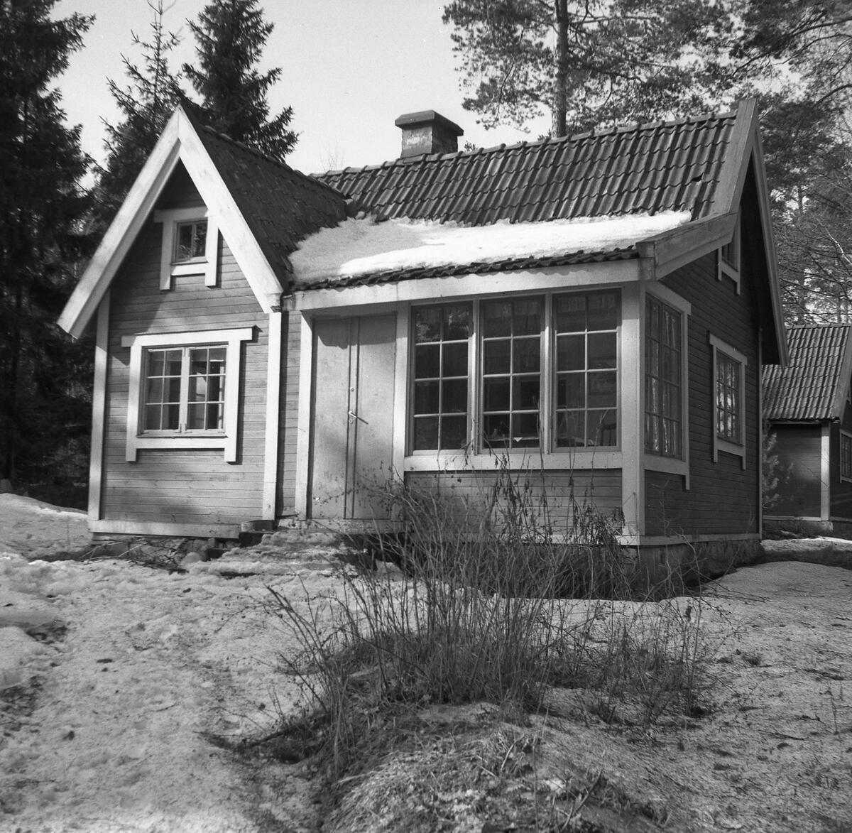 Sommarstuga på Sippvägen. Stugan uppförd på 1920-talet av Bror Lindberg.