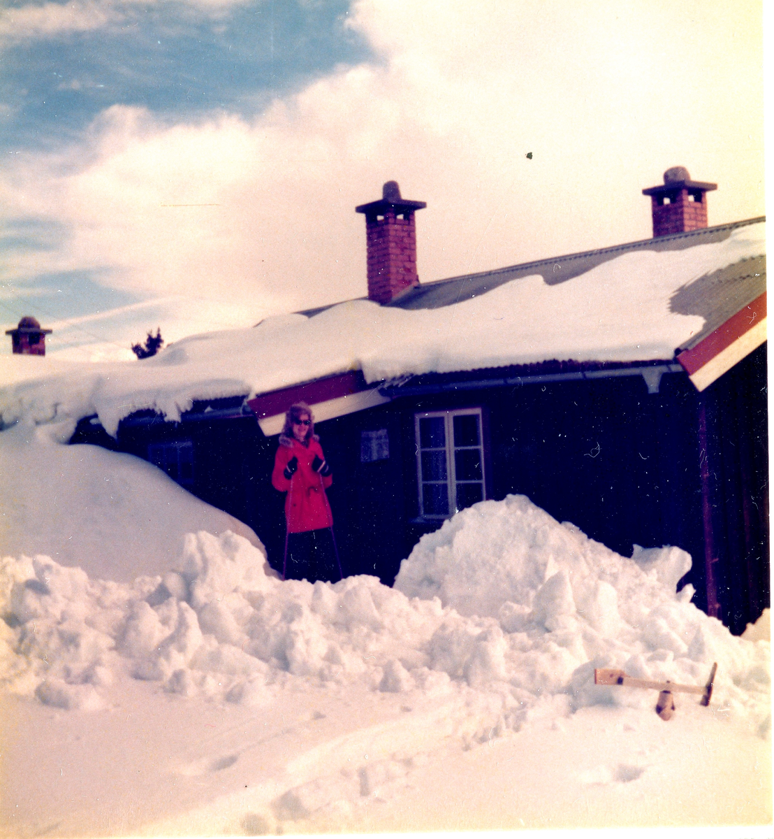 Hytta til Ingeborg Juven Øynebråten vinteren 1977.