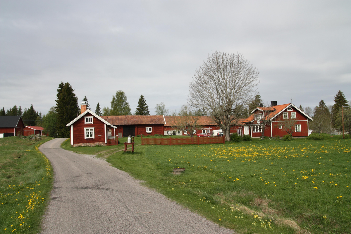 Gårdsvy, Skållbo, Hållnäs socken, Uppland 2010