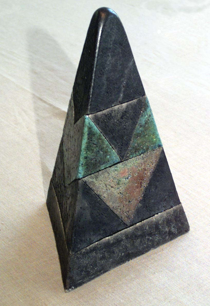 Pyramid [Konsthantverk]