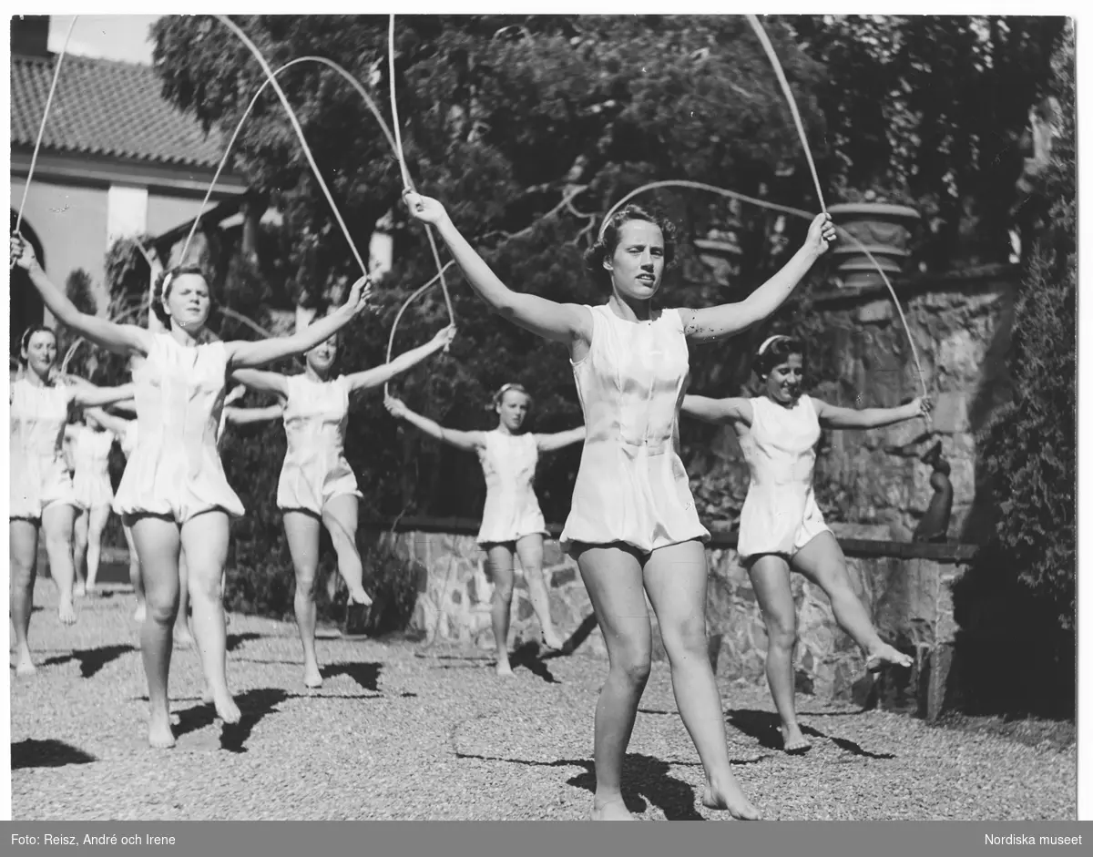 Sofiaflickorna, en gymnastikförening från Sofia på Södermalm i Stockholm grundad av Maja Carlquist 30 november 1936.