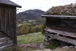 Utsikt frå gammal gard i Froland