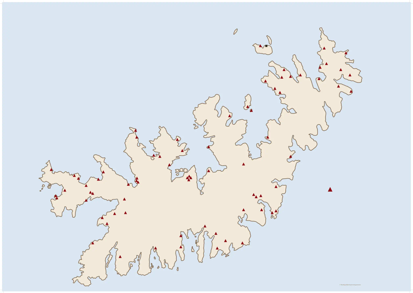 Kart over Sørøya. Trekanter står for alle hulene og gammene der folk skjulte seg under andre verdenskrig, vinteren 1944-45.