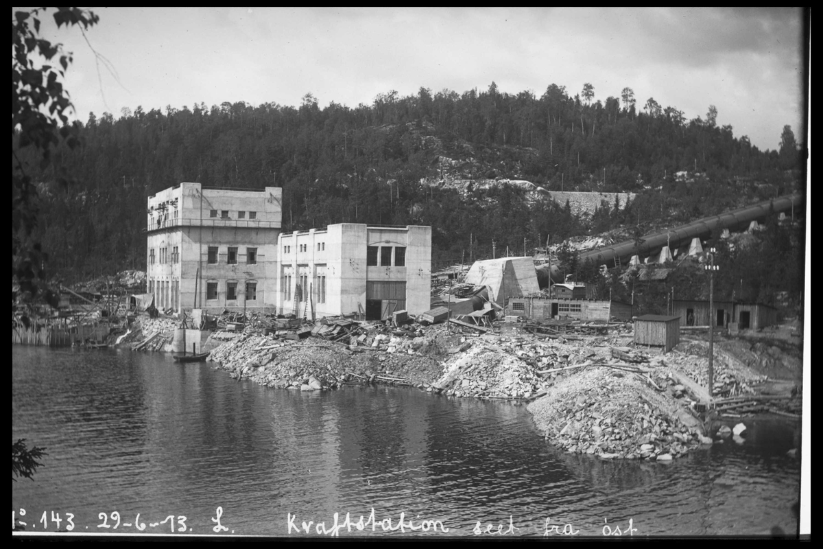 Arendal Fossekompani i begynnelsen av 1900-tallet
CD merket 0010, Bilde: 12
Sted: Bøylefoss kraftstasjon i 1913
