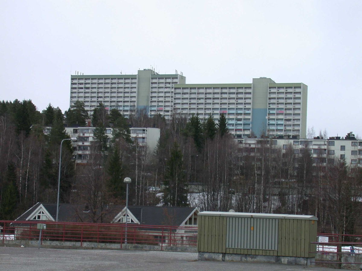 Skåreråsen panorama med høyblokker
Fotovinkel: Ø
