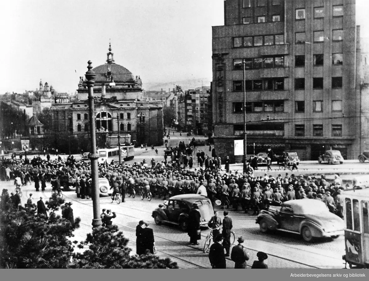Tyske tropper marsjerer inn i Oslo, .9. april 1940.