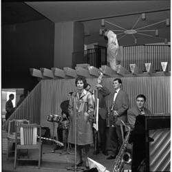 Lise Boots fra Mosjøen med Kjell Karlsens Rondo Band,.prøver