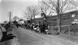17 mai tog i Eidsvåg i begynnelsen av 50-tallet...(Se Romsda