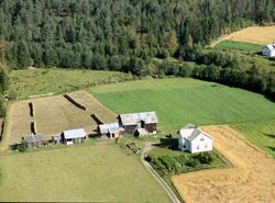 FLYFOTO UKJENT GARD I LØTEN