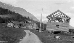 Gardstunet på eiendommen Sverresvoll i Målselv i Troms, foto