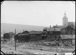 Bebyggelse i Røros sentrum, sett fra Mælan mot sørvest. Hytt