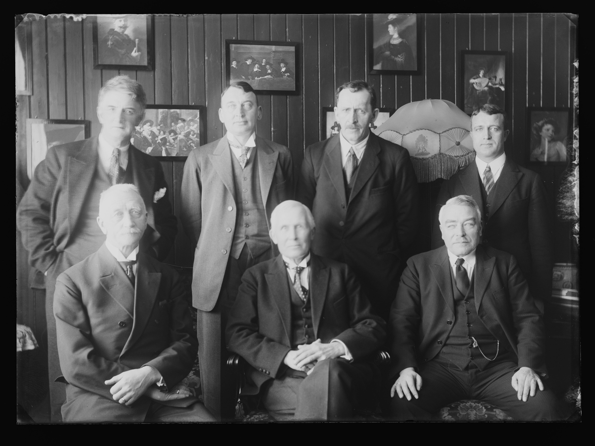 Gruppebilde av Røros-kommisjonen fra 1934