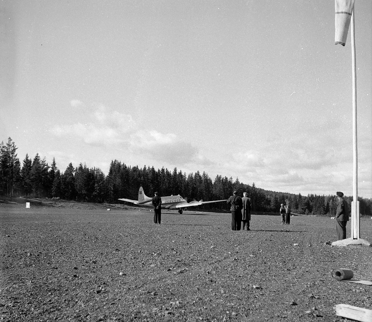 Hamar flyplass, "de Havilland  DH 114 Heron"  verdens minste firemotors propellfly fra Braathens Safe Airtransport a/s, LN-PSG, "Ola"