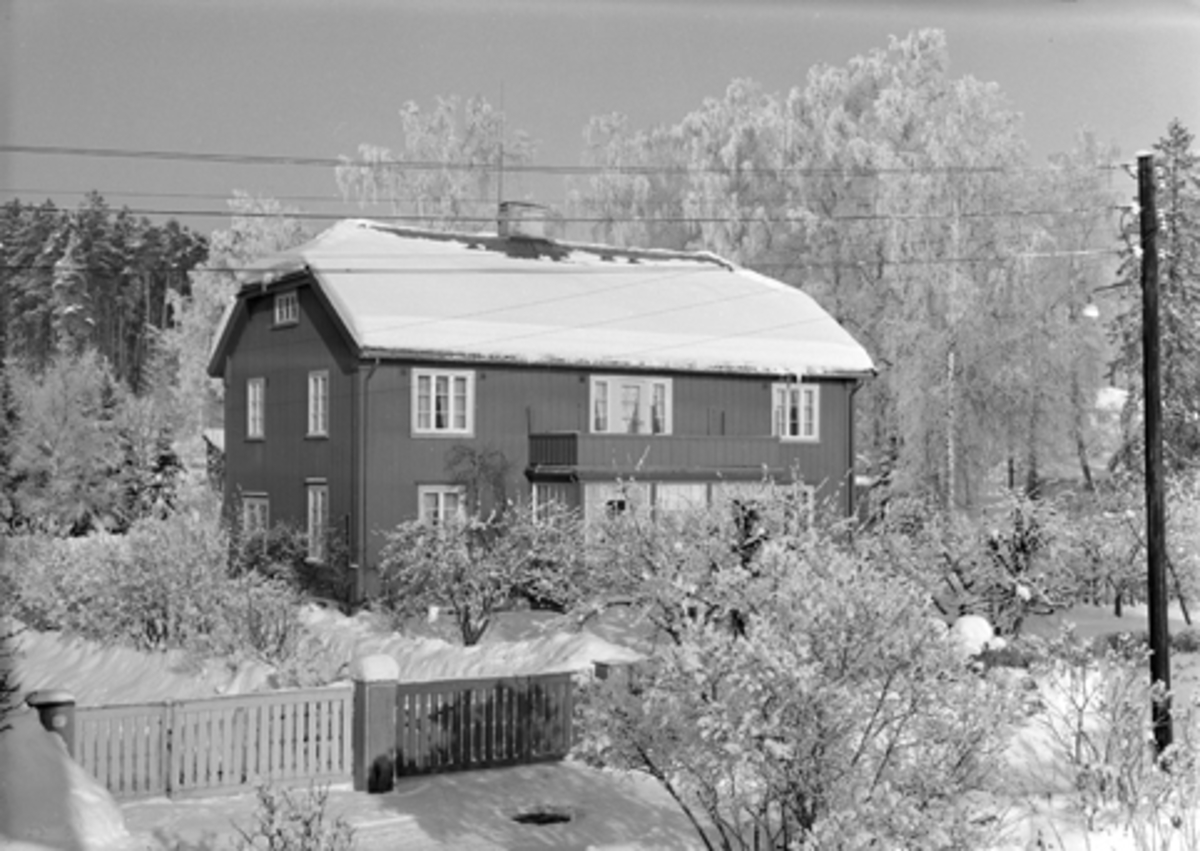 Hamar, Sagatun, Arvesens veg 33, fotograf Carl Normanns villa,