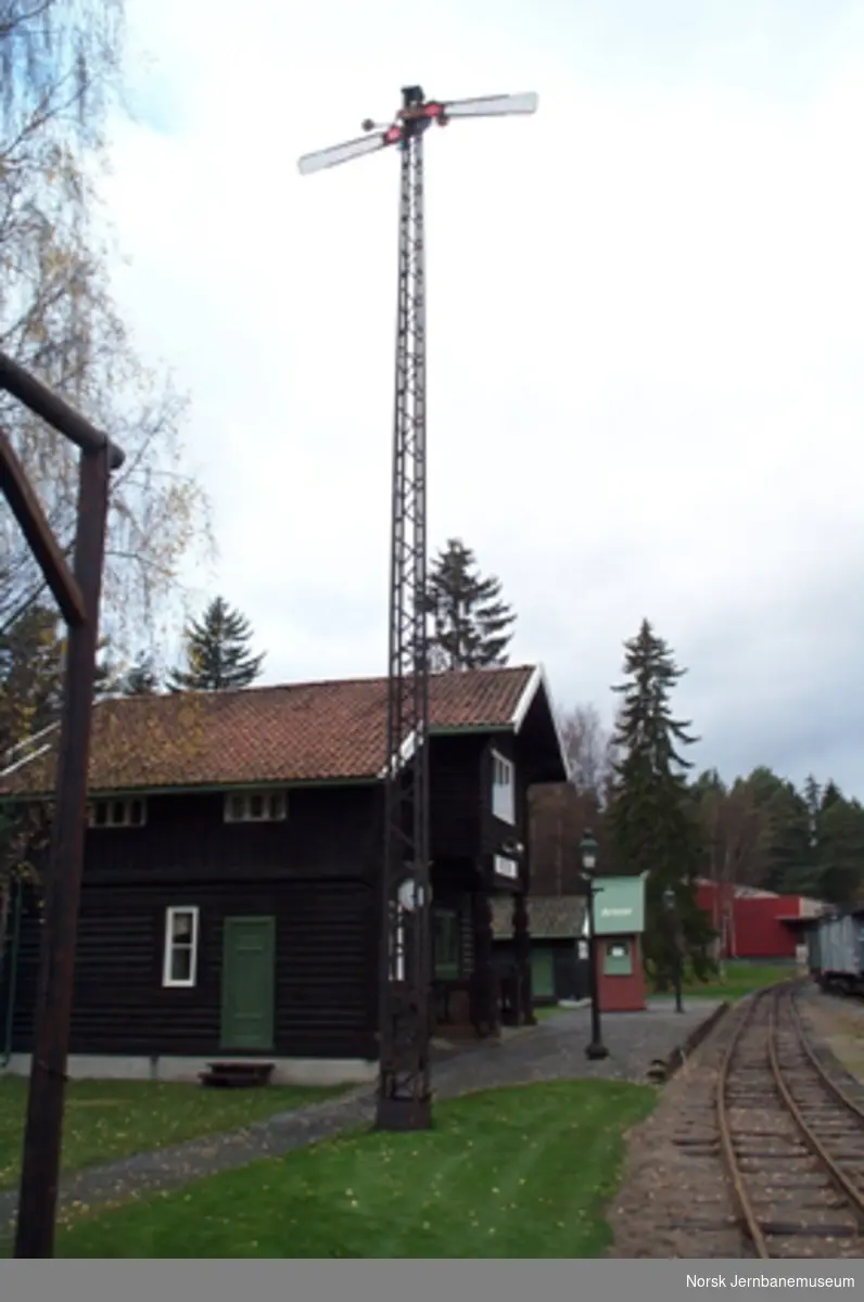 Semaforsignal brukt på Hamar stasjon - For signalgivning