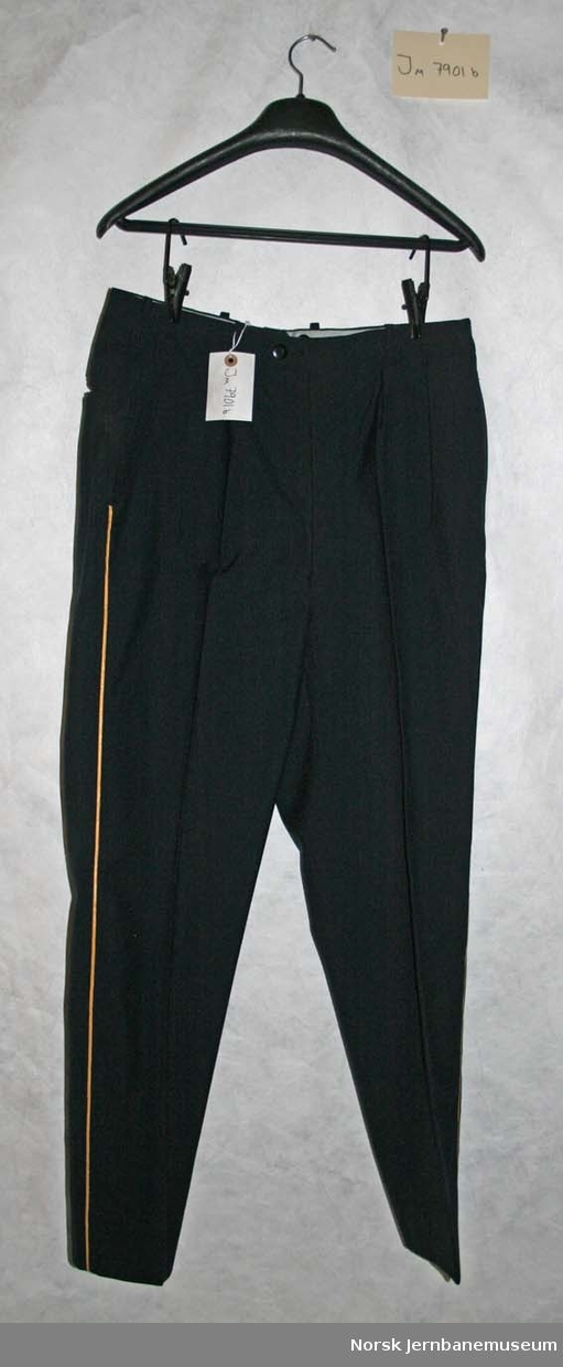 Uniformsjakke og -bukse fra jernbanens musikkorps