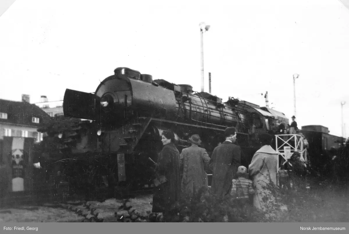 Damplokomotiv type 49a nr. 464 på NSBs jubileumsutstilling på Filipstad