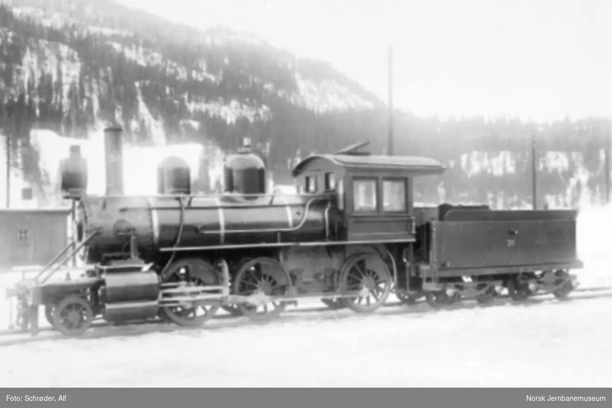 Rørosbanens damplokomotiv type XVIII nr. 36 fotografert på Støren stasjon