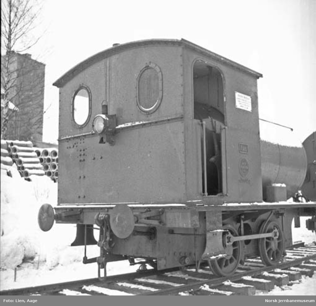 Flytting av fyrløst damplokomotiv "PAAL" til Norsk Jernbanemuseum