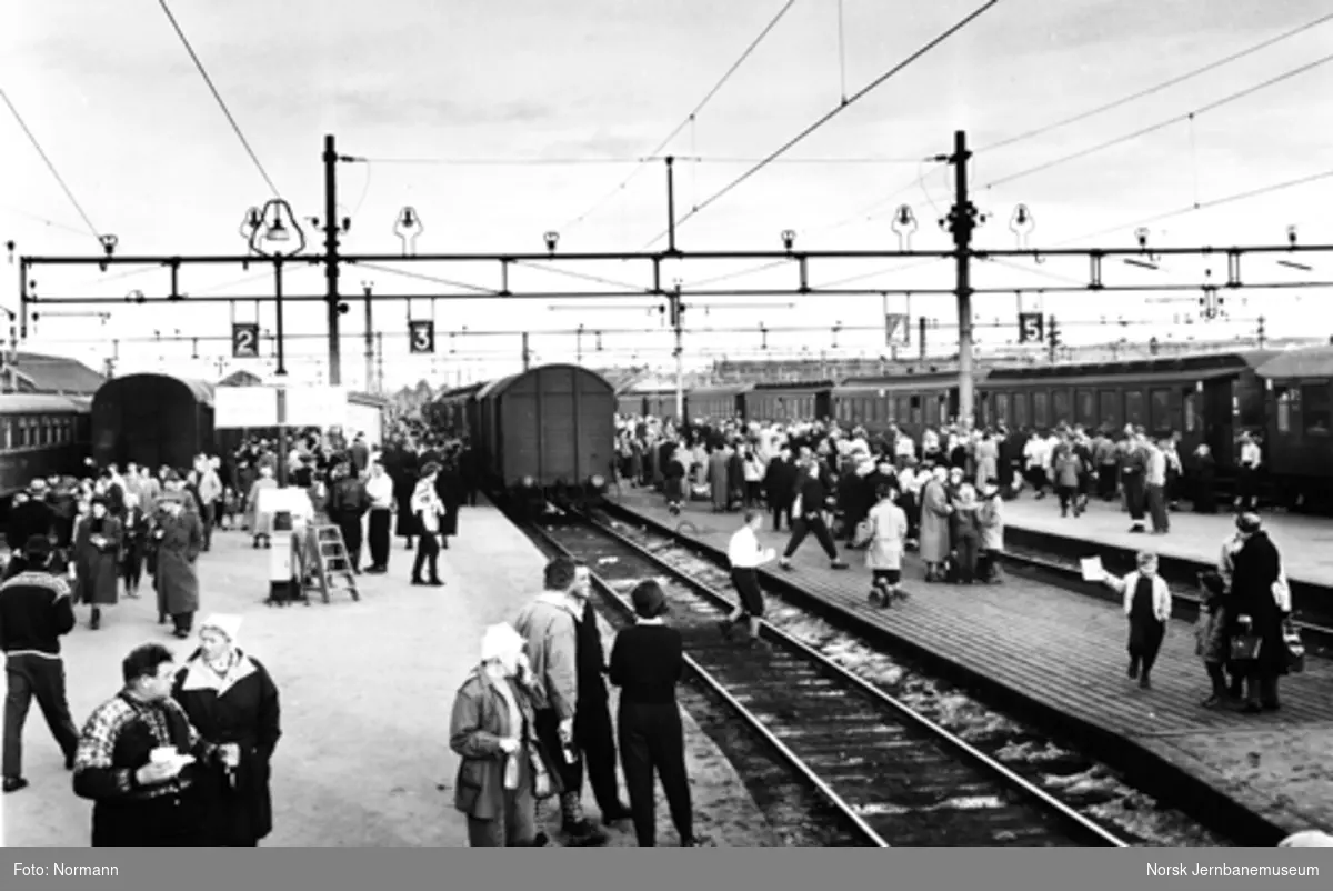 Påsketrafikk på Hamar stasjon