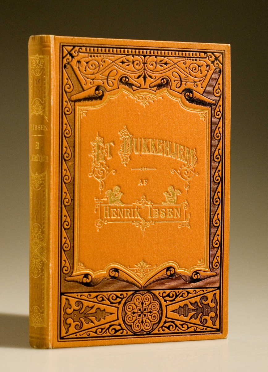 Oppstillingsliste: " Bok / Innbundet (originalbind) / Henrik Ibsen: Et Dukkehjem (1879)."
