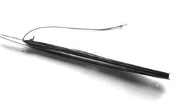 Nål av bein til filerarbeid, en spsiell måte å hekle på. Rør