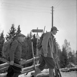 Skiforeningens løypeleggere i arbeid i Oslomarka, desember, 