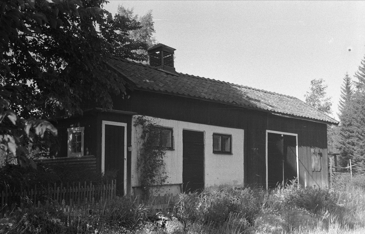 Uthus, Djupdalen, Sandbro, Björklinge socken, Uppland 1976