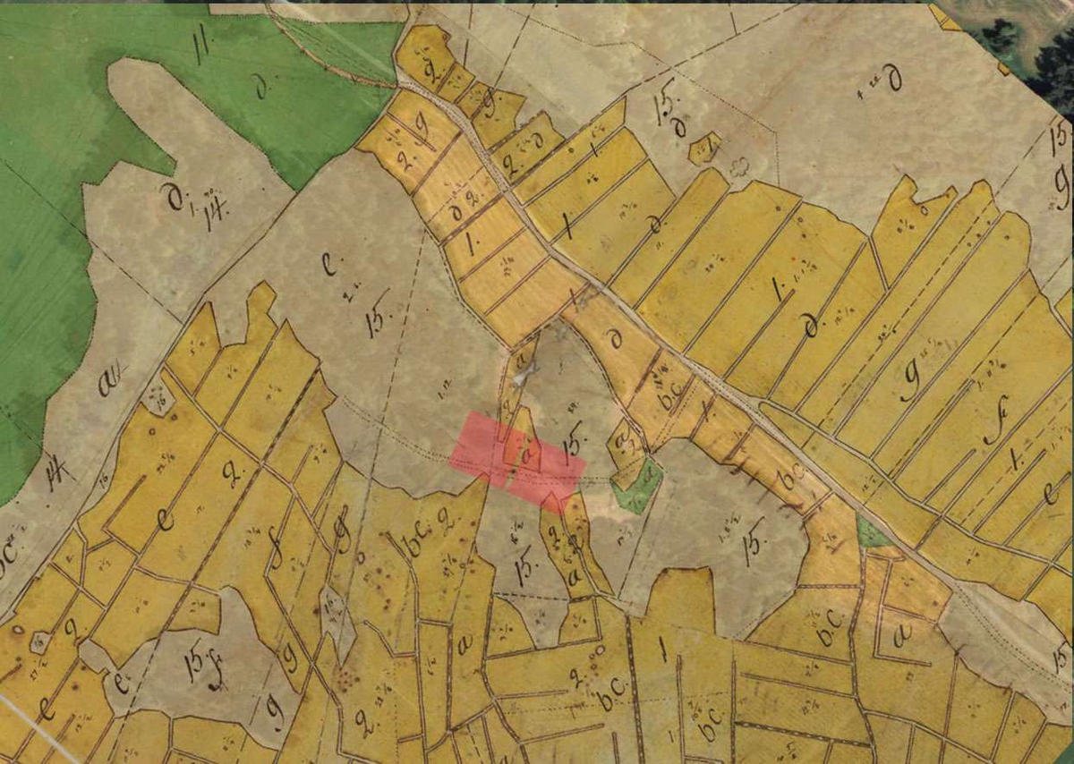 Förhandsbesked om bygglov för två enbostadshus, Vickeby 1:9. Bild 1 visar kartöverlägg av storskifteskartan från 1816. Bild 2 visar kartöverlägg av laga skifteskartan från 1870.