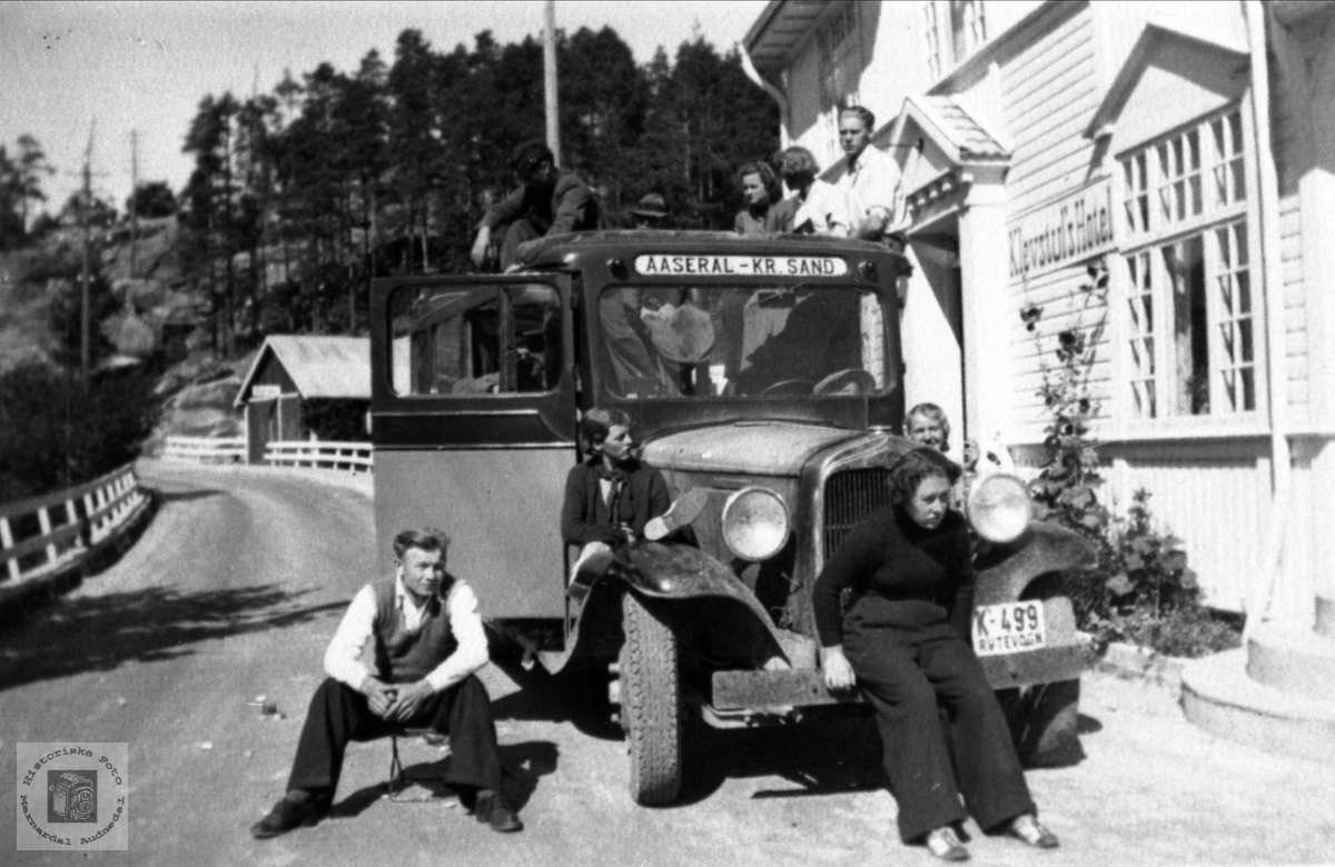 Tur med Bjellands Ungdomslag til Setesdal og Vest-Telemark.
Klevstul's hotell er vel det som nå heter Gjestgiveriet, og ligger i bygda Treungen i Vest-Telemark.