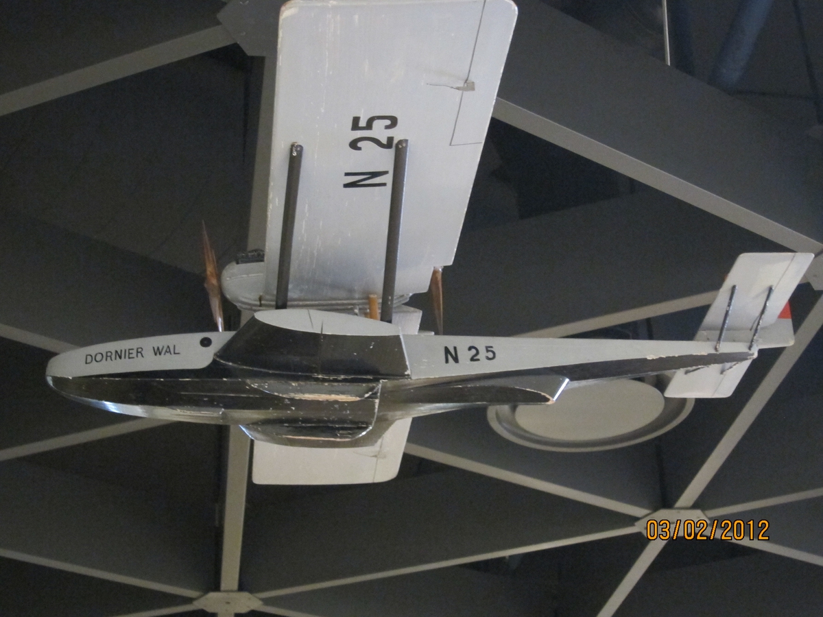 Modell av flybåt N.25