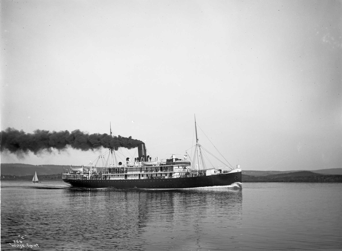 D/S Dronning Maud (b.1906, A/S Burmeister & Wain’s Maskin- og Skibsbyggeri, Kjøbenhavn) (DFDS)