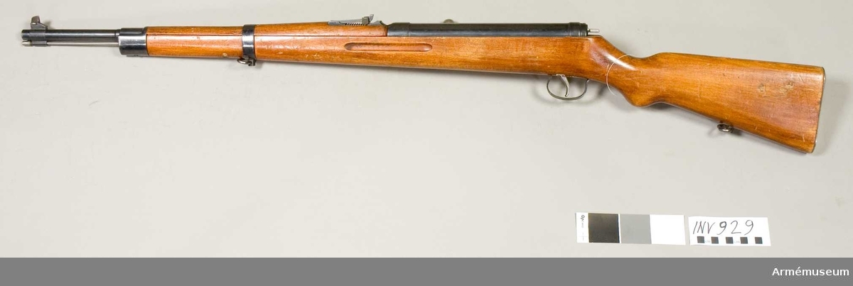 Gevär, luft-, VZ 36. m/Stella.
Kaliber - mm. Använt som övningsvapen inom försvarsmakten under 1940-1950-talen. Magasin saknas.