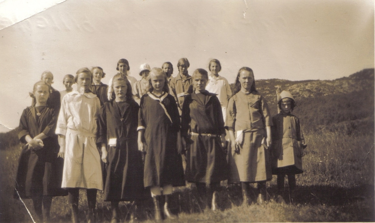 Samling fotografier etter Olga Beldo f. Eliassen