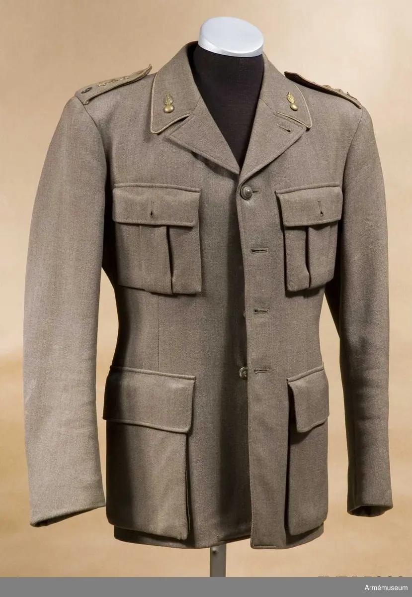 Vapenrock m/1939 - Armémuseum / DigitaltMuseum