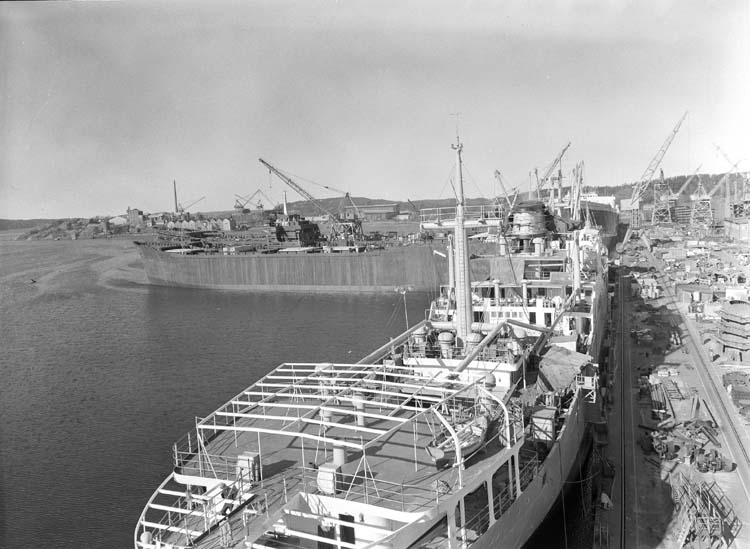 Fartyg vid östra sidan piren och Östra kajen, Kasen.